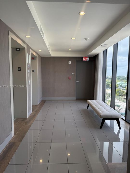For Sale: $700,000 (3 beds, 3 baths, 1379 Square Feet)