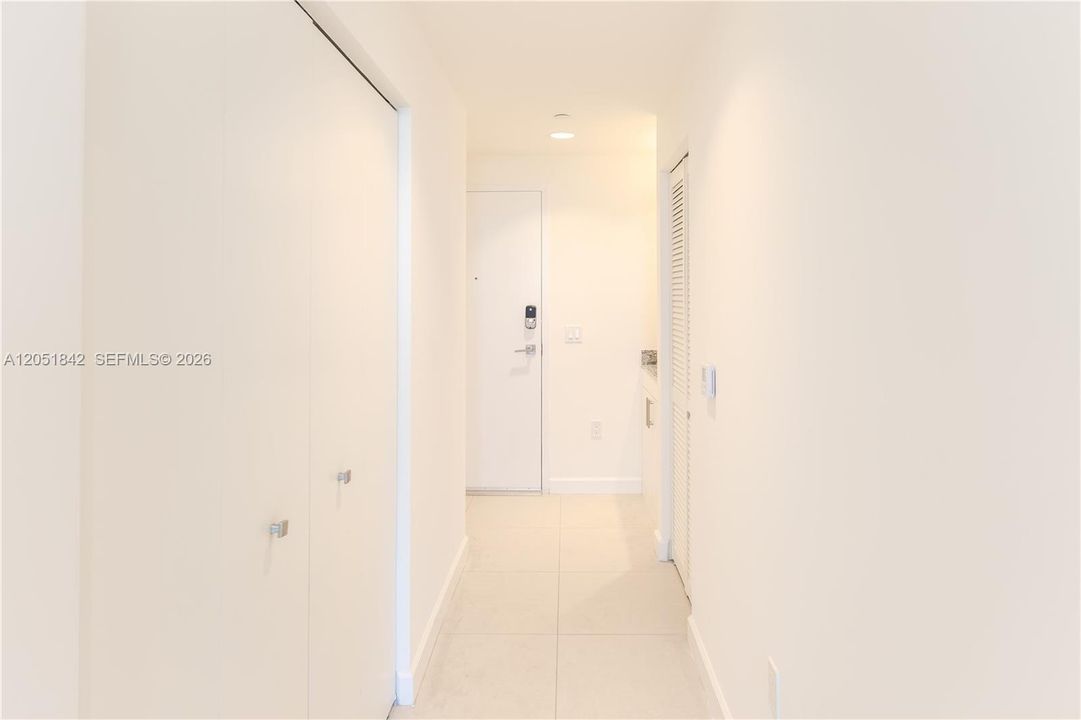 For Sale: $700,000 (3 beds, 3 baths, 1379 Square Feet)