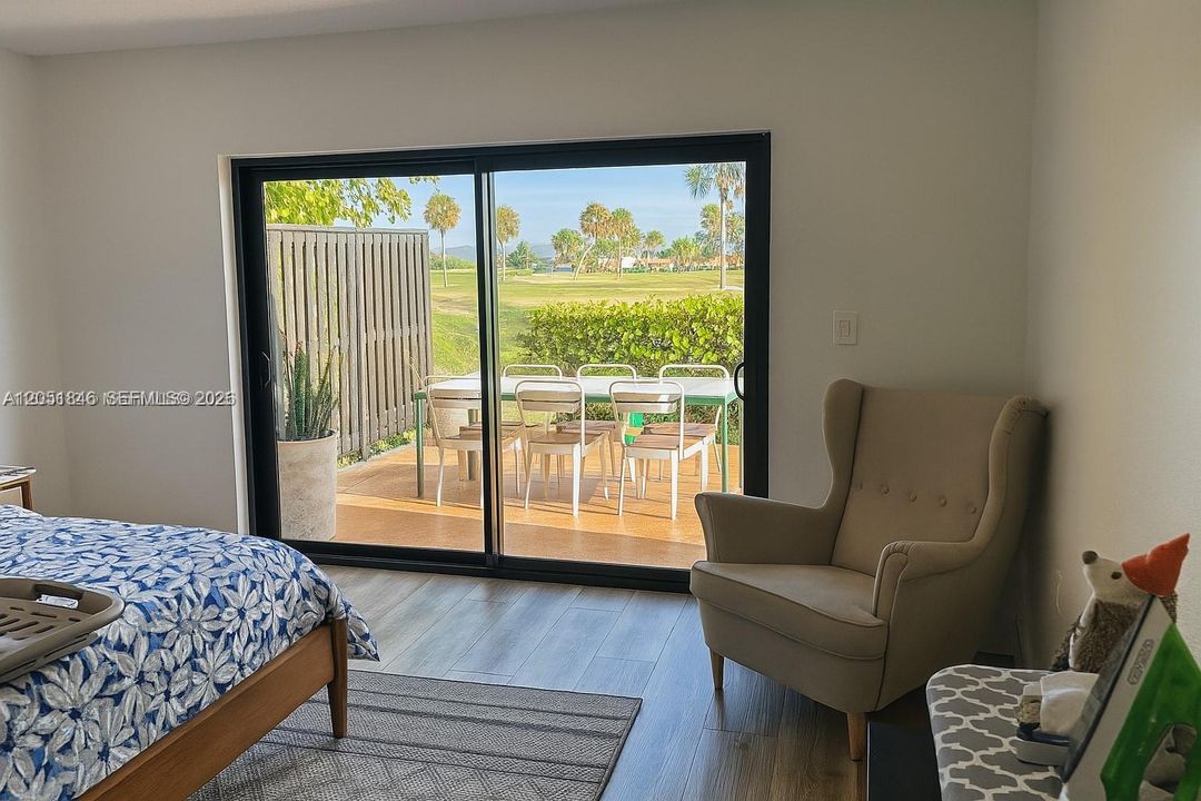 For Rent: $3,500 (2 beds, 2 baths, 1665 Square Feet)