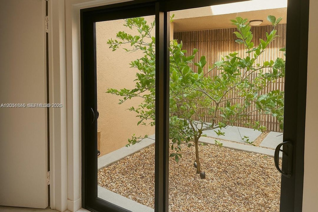 For Rent: $3,500 (2 beds, 2 baths, 1665 Square Feet)