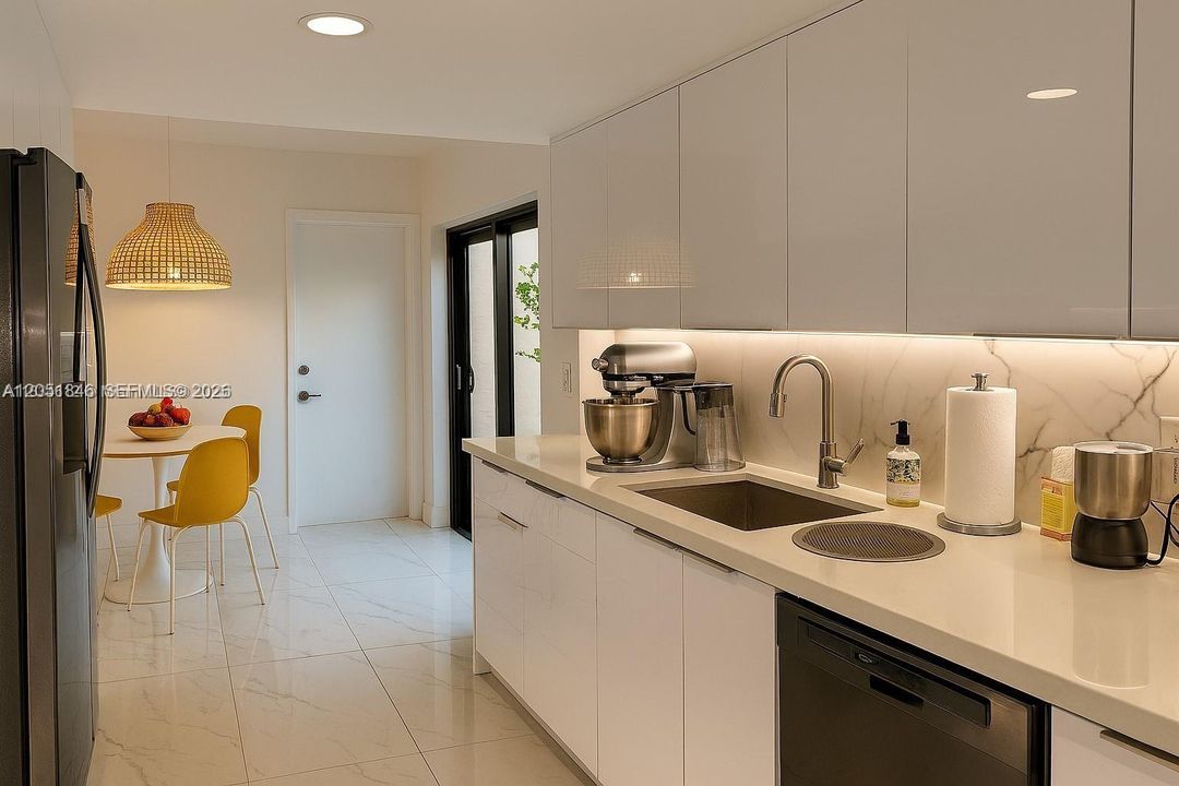 For Rent: $3,500 (2 beds, 2 baths, 1665 Square Feet)