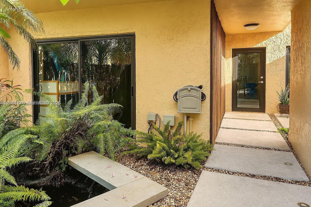 For Rent: $3,500 (2 beds, 2 baths, 1665 Square Feet)
