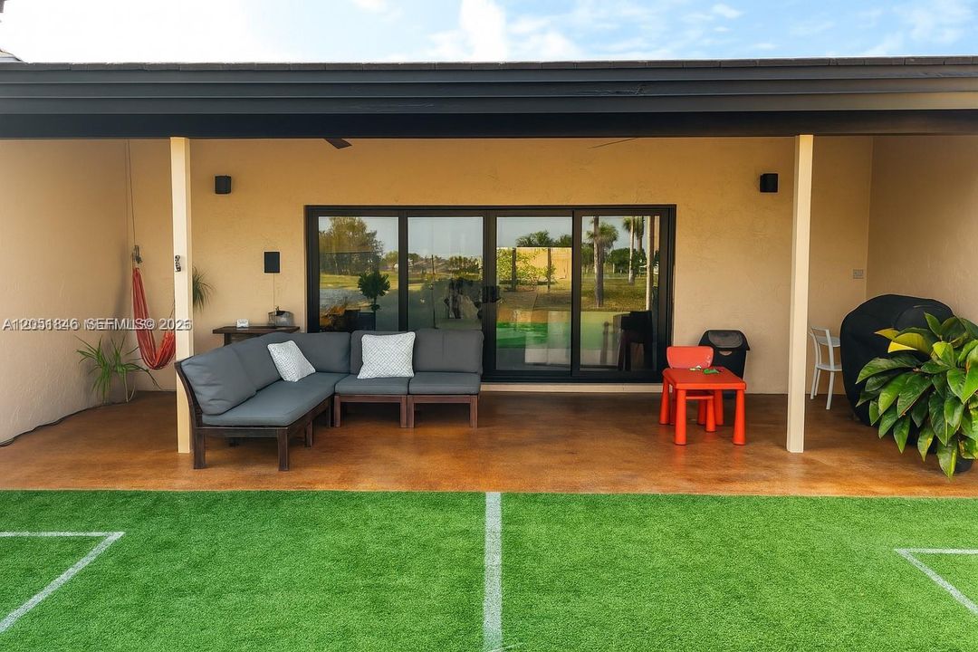 For Rent: $3,500 (2 beds, 2 baths, 1665 Square Feet)