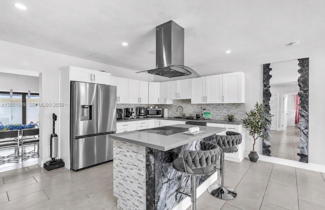 For Sale: $797,000 (5 beds, 3 baths, 2051 Square Feet)