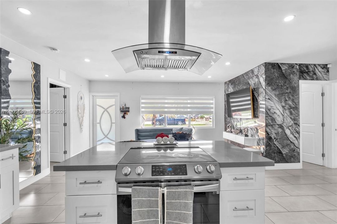 For Sale: $797,000 (5 beds, 3 baths, 2051 Square Feet)