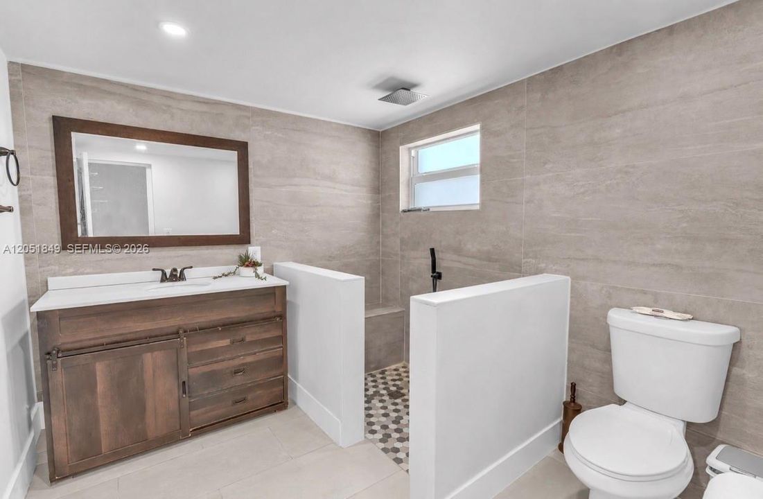 For Sale: $797,000 (5 beds, 3 baths, 2051 Square Feet)