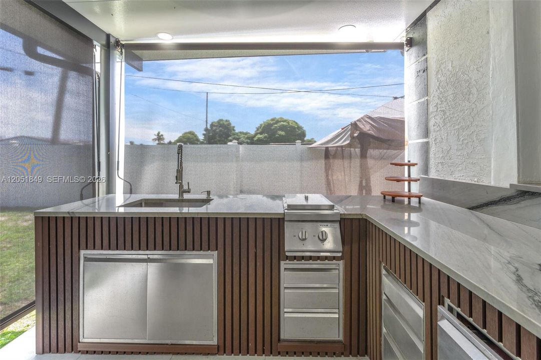 For Sale: $797,000 (5 beds, 3 baths, 2051 Square Feet)