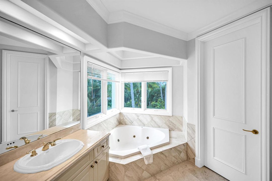 709 Idlewyld Dr-120