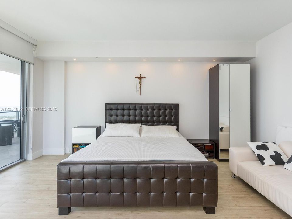 For Rent: $14,000 (4 beds, 3 baths, 2365 Square Feet)