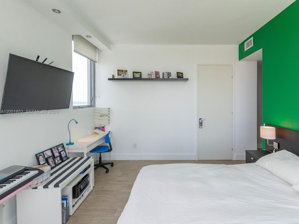 For Rent: $14,000 (4 beds, 3 baths, 2365 Square Feet)