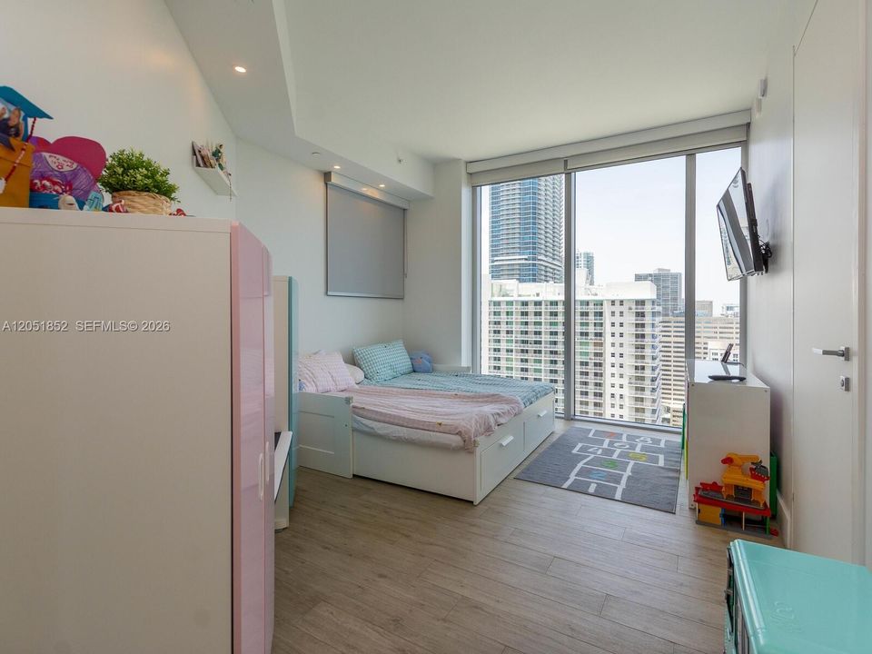 For Rent: $14,000 (4 beds, 3 baths, 2365 Square Feet)