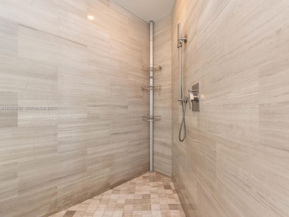 For Rent: $14,000 (4 beds, 3 baths, 2365 Square Feet)