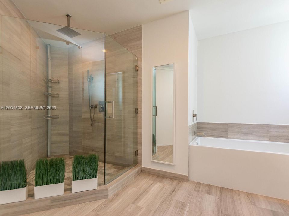 For Rent: $14,000 (4 beds, 3 baths, 2365 Square Feet)