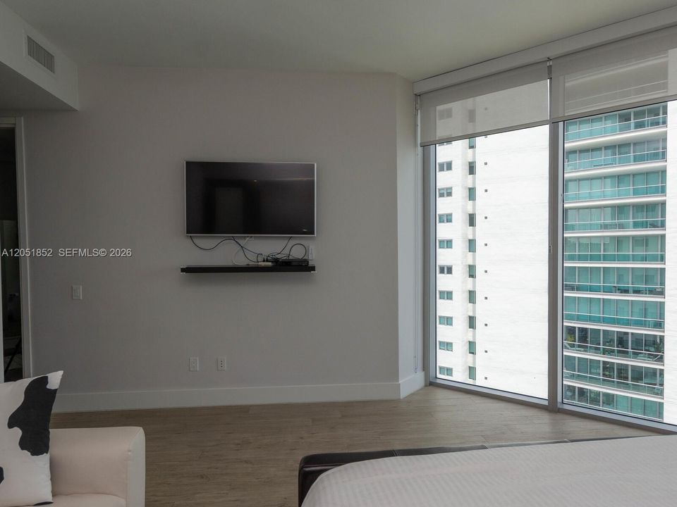 For Rent: $14,000 (4 beds, 3 baths, 2365 Square Feet)