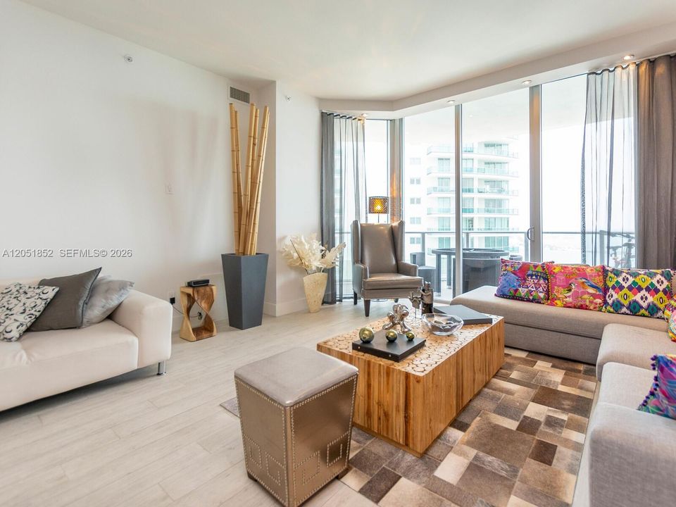 For Rent: $14,000 (4 beds, 3 baths, 2365 Square Feet)