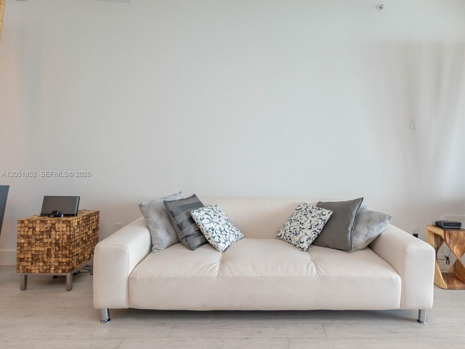 For Rent: $14,000 (4 beds, 3 baths, 2365 Square Feet)