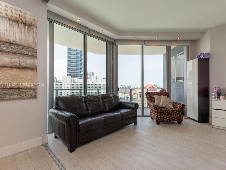 For Rent: $14,000 (4 beds, 3 baths, 2365 Square Feet)