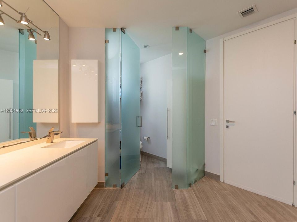 For Rent: $14,000 (4 beds, 3 baths, 2365 Square Feet)