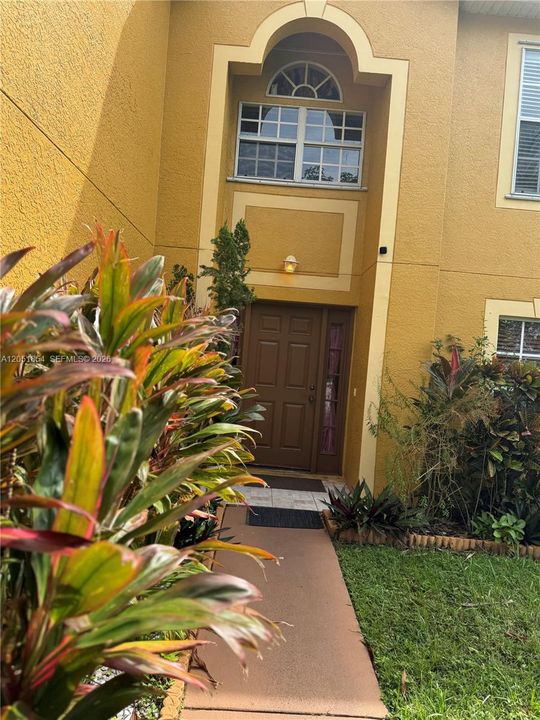 En Venta: $540,000 (4 camas, 3 baños, 2792 Pies cuadrados)