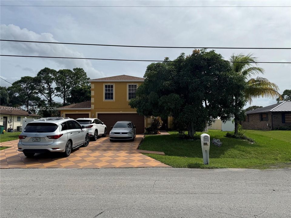 En Venta: $540,000 (4 camas, 3 baños, 2792 Pies cuadrados)