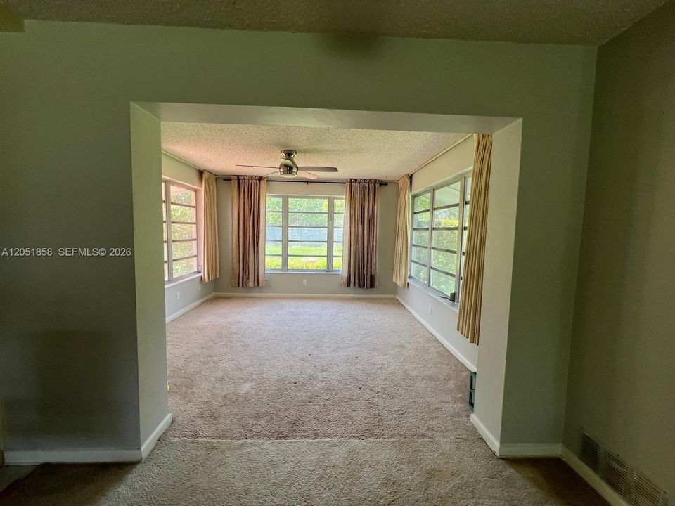 В аренду: $2,950 (2 спален, 2 ванн, 1294 Квадратных фут)