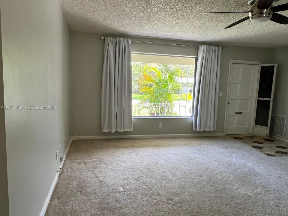 В аренду: $2,950 (2 спален, 2 ванн, 1294 Квадратных фут)
