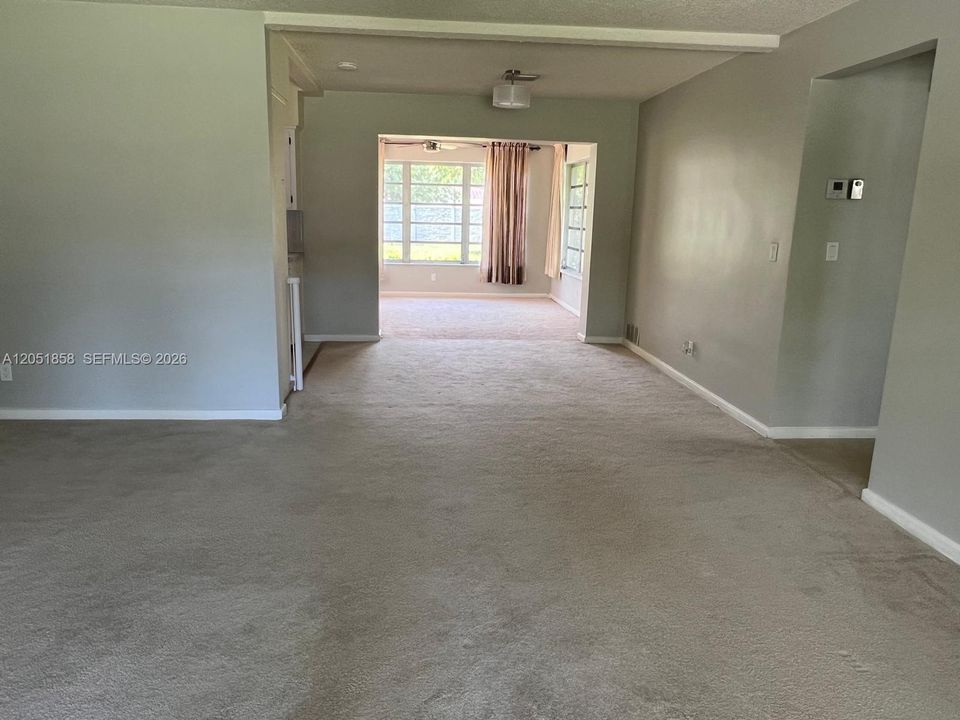 В аренду: $2,950 (2 спален, 2 ванн, 1294 Квадратных фут)