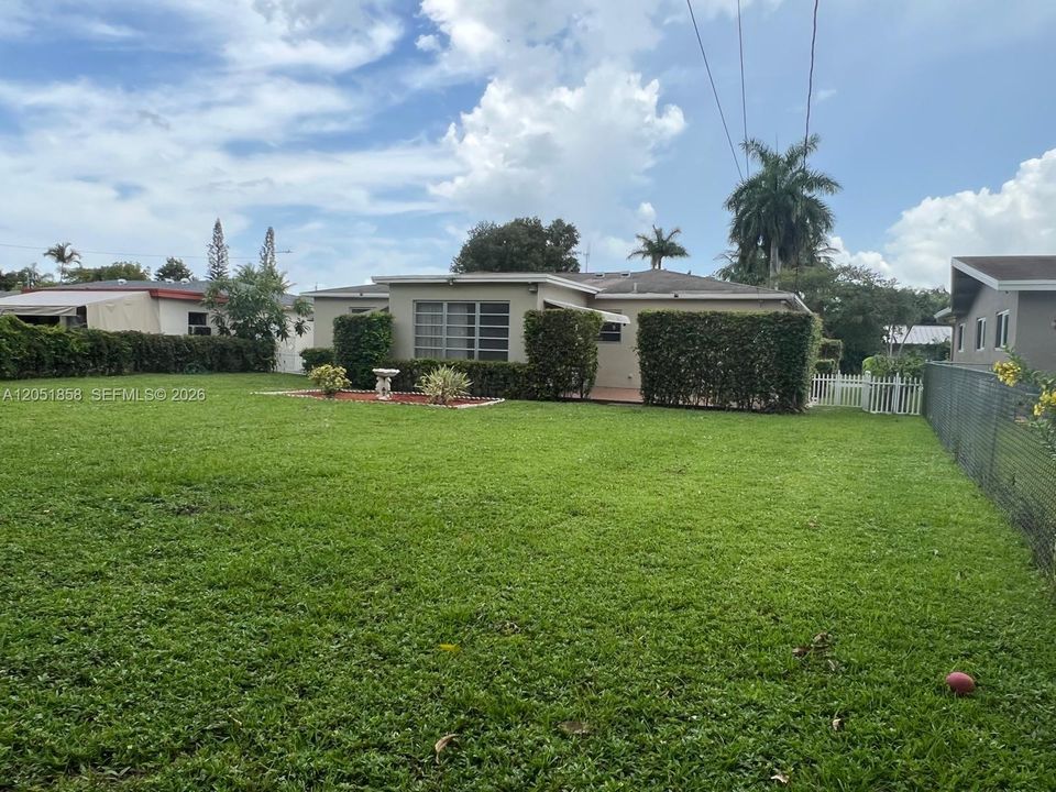 В аренду: $2,950 (2 спален, 2 ванн, 1294 Квадратных фут)