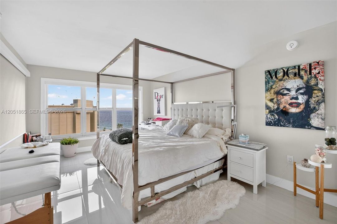 For Rent: $3,950 (2 beds, 2 baths, 1202 Square Feet)