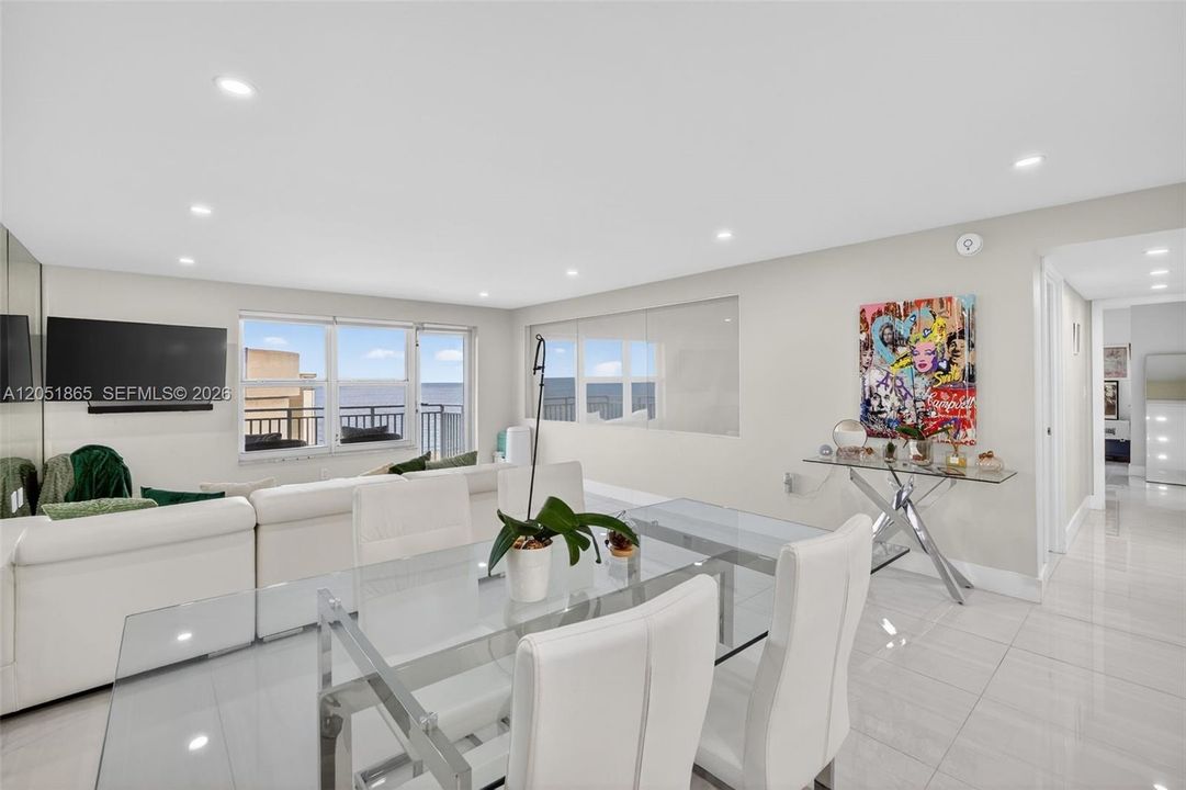 For Rent: $3,950 (2 beds, 2 baths, 1202 Square Feet)
