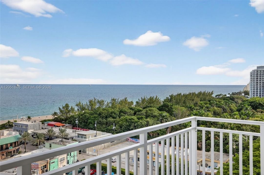 For Rent: $3,950 (2 beds, 2 baths, 1202 Square Feet)