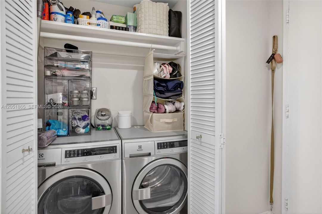 For Rent: $3,950 (2 beds, 2 baths, 1202 Square Feet)