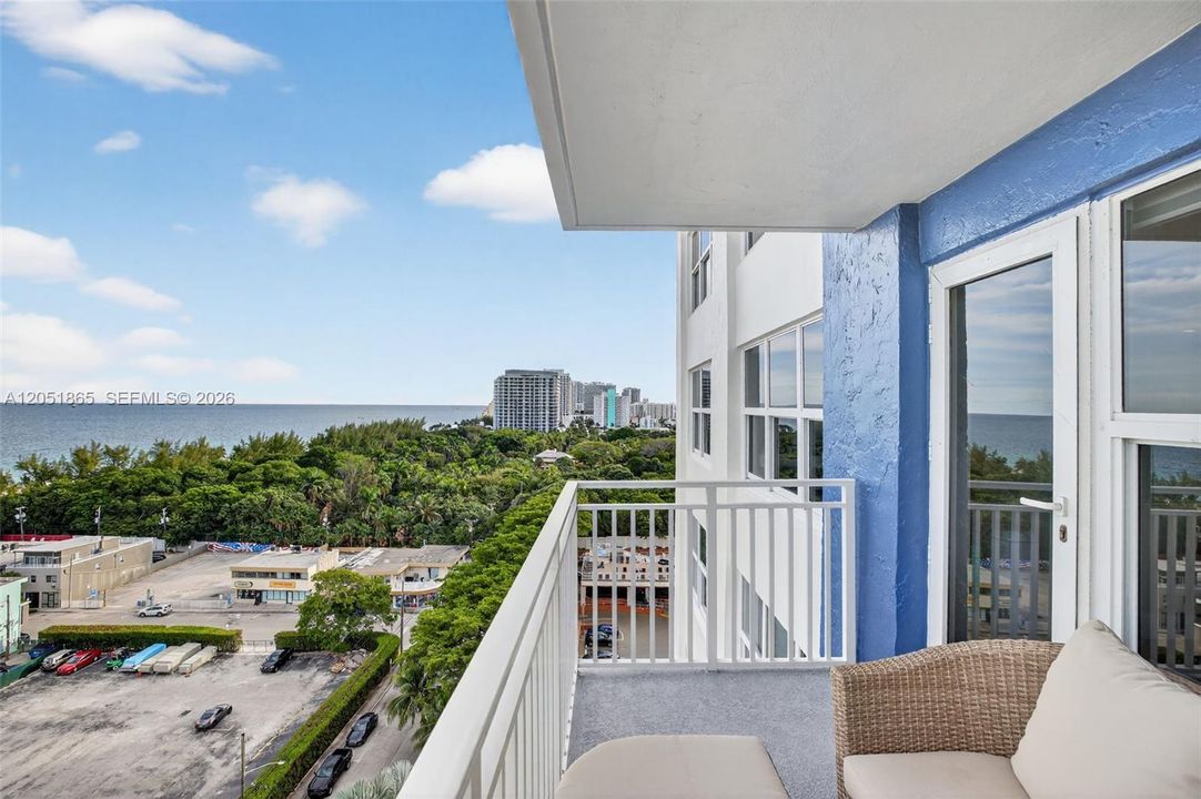 For Rent: $3,950 (2 beds, 2 baths, 1202 Square Feet)