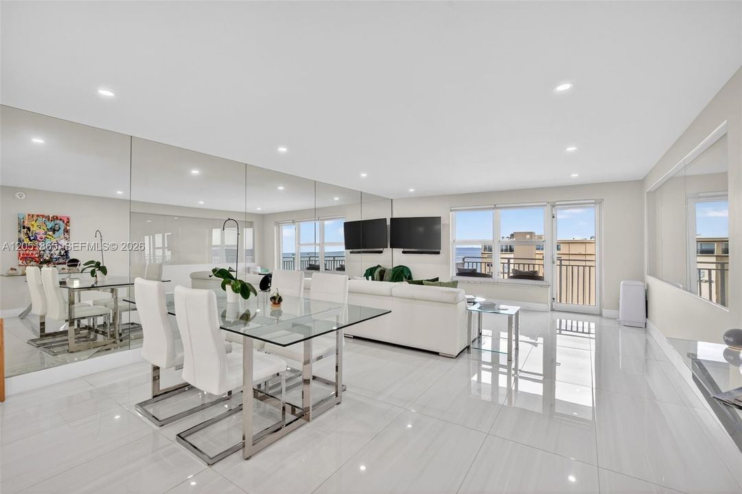 For Rent: $3,950 (2 beds, 2 baths, 1202 Square Feet)