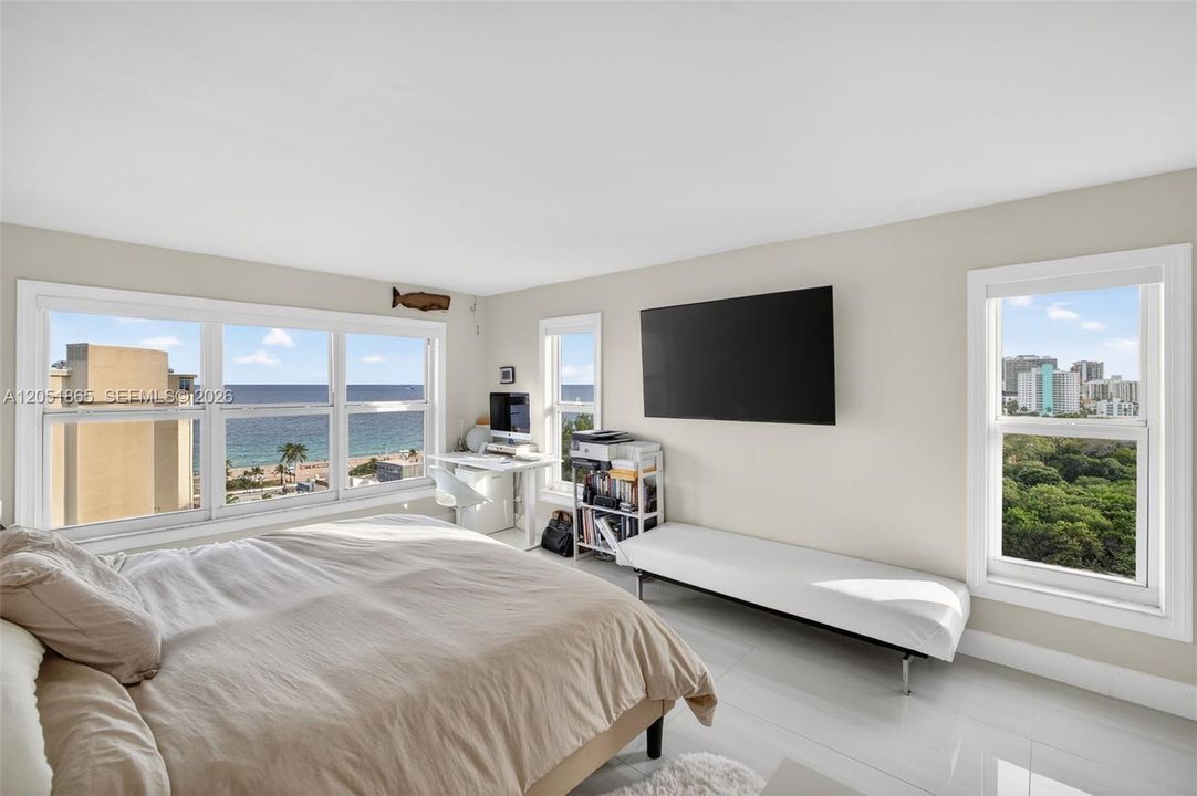 For Rent: $3,950 (2 beds, 2 baths, 1202 Square Feet)