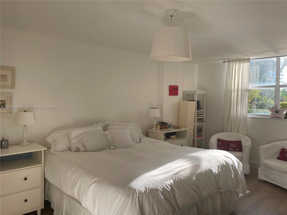 For Sale: $1,150,000 (3 beds, 2 baths, 1435 Square Feet)