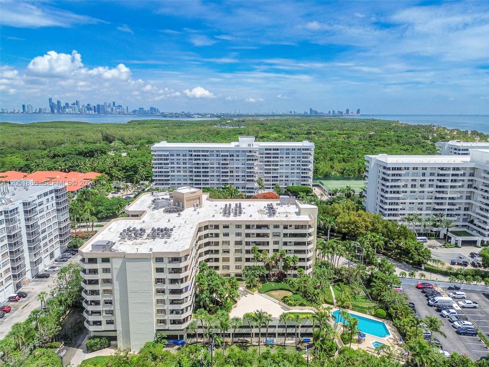 For Sale: $1,150,000 (3 beds, 2 baths, 1435 Square Feet)
