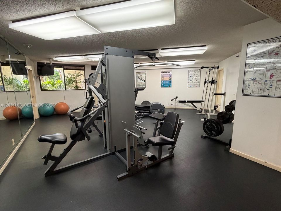 For Sale: $1,150,000 (3 beds, 2 baths, 1435 Square Feet)