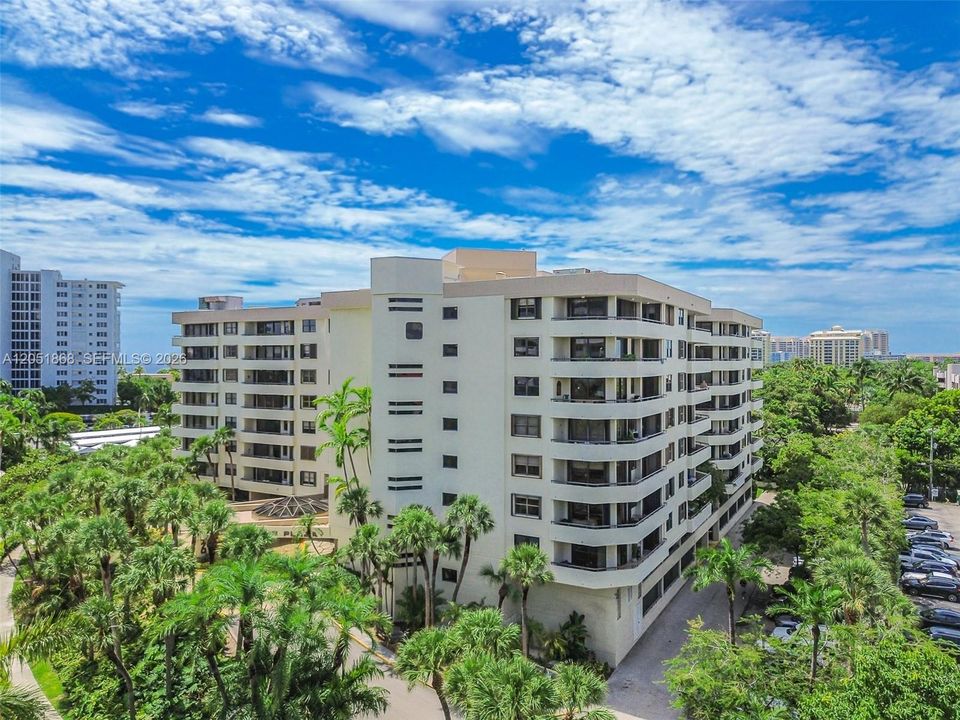 For Sale: $1,150,000 (3 beds, 2 baths, 1435 Square Feet)