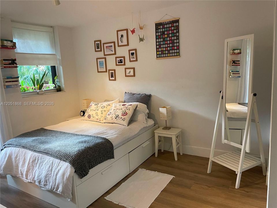For Sale: $1,150,000 (3 beds, 2 baths, 1435 Square Feet)