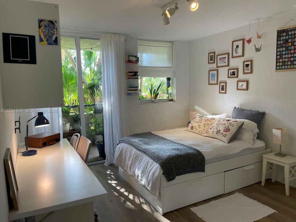 For Sale: $1,150,000 (3 beds, 2 baths, 1435 Square Feet)