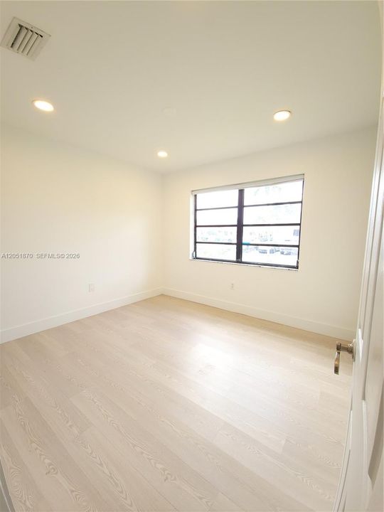 В аренду: $2,850 (3 спален, 2 ванн, 1059 Квадратных фут)