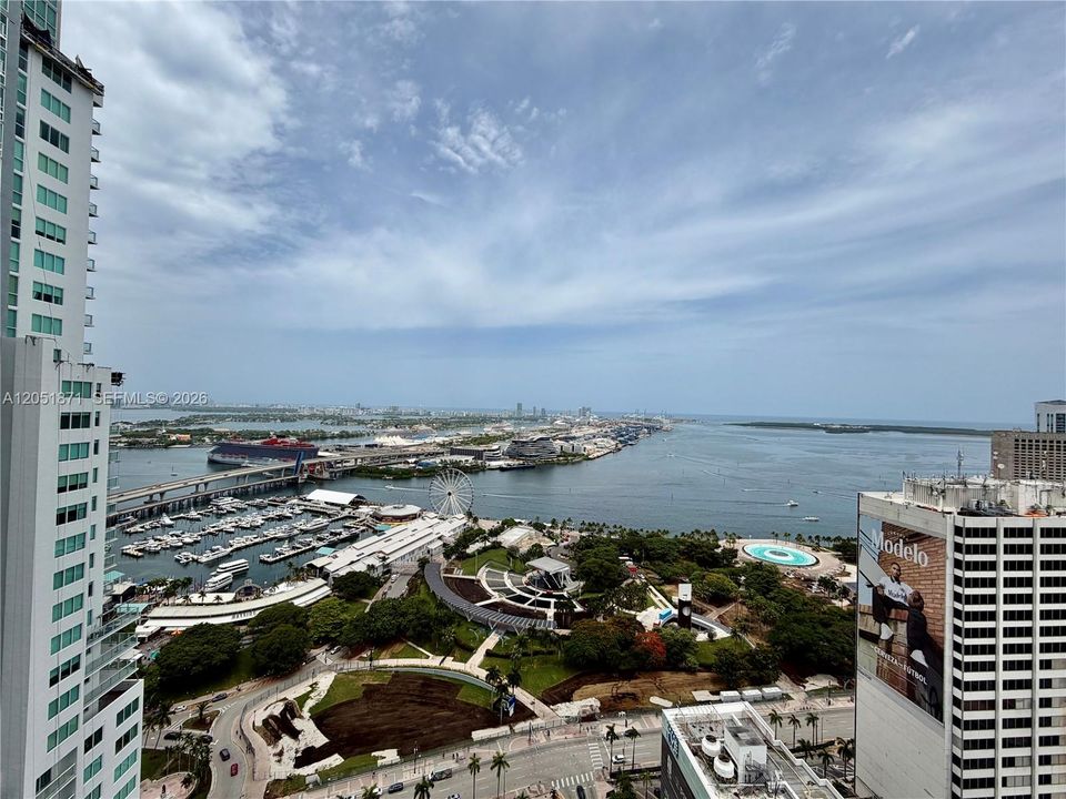 For Sale: $342,000 (0 beds, 1 baths, 632 Square Feet)