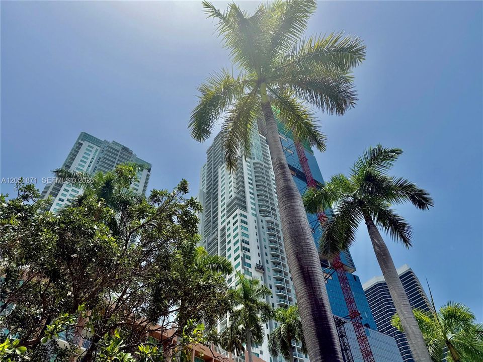 For Sale: $342,000 (0 beds, 1 baths, 632 Square Feet)