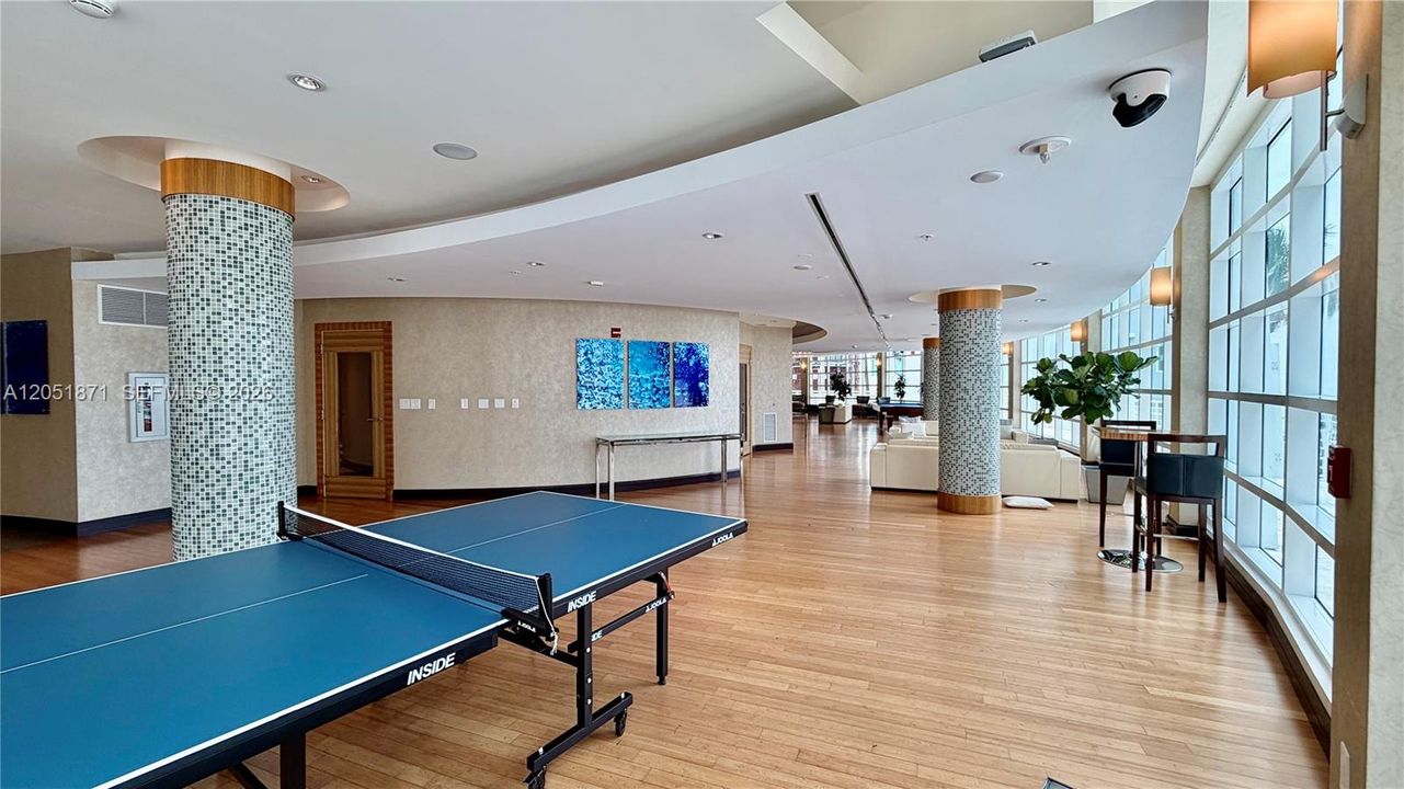 For Sale: $342,000 (0 beds, 1 baths, 632 Square Feet)
