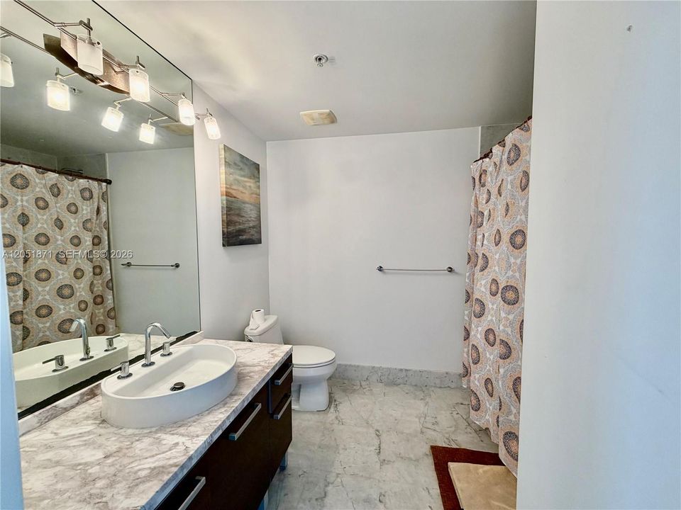 For Sale: $342,000 (0 beds, 1 baths, 632 Square Feet)