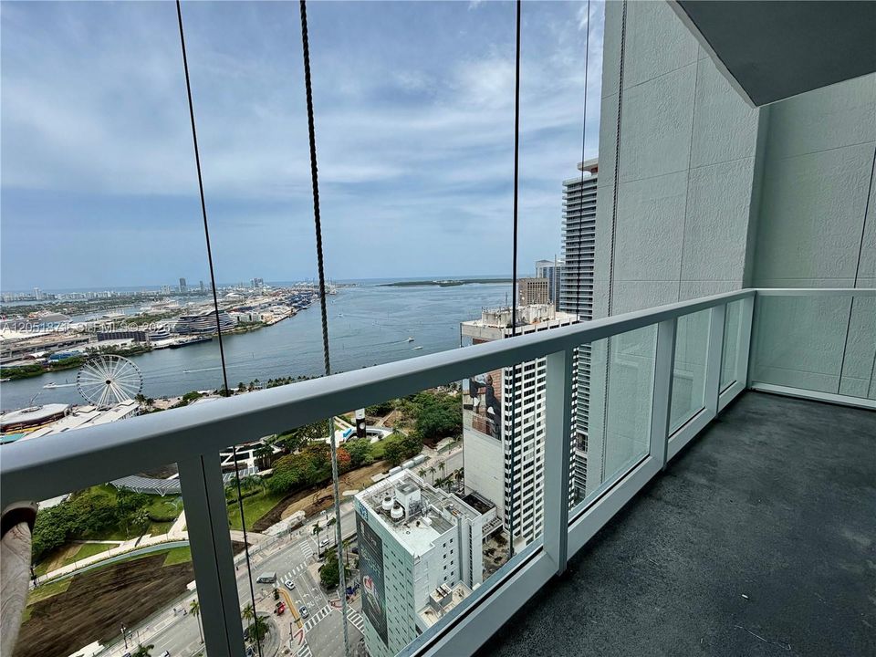 For Sale: $342,000 (0 beds, 1 baths, 632 Square Feet)