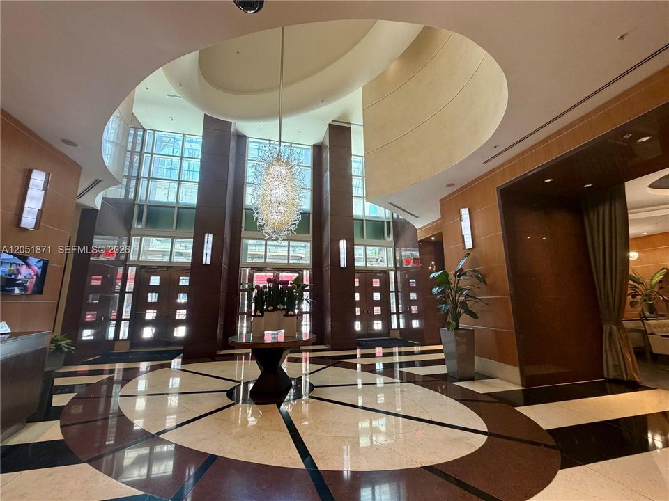 For Sale: $342,000 (0 beds, 1 baths, 632 Square Feet)