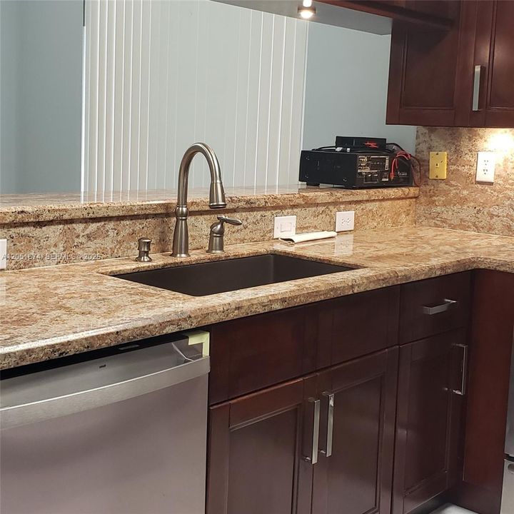В аренду: $3,200 (3 спален, 2 ванн, 1536 Квадратных фут)