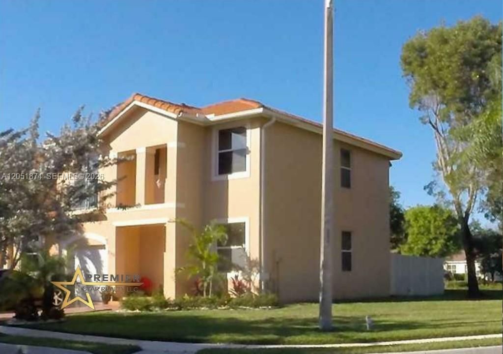 В аренду: $3,200 (3 спален, 2 ванн, 1536 Квадратных фут)